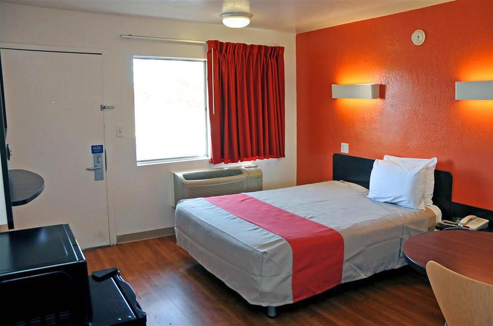Rodeway Inn Montgomery Pokoj fotografie