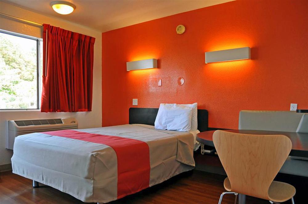 Rodeway Inn Montgomery Pokoj fotografie